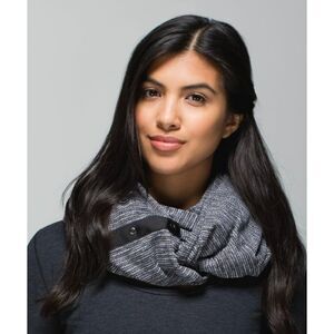 Lululemon Vinyasa Scarf Rulu Coco Pique Gray Black White Knit Infinity Snap